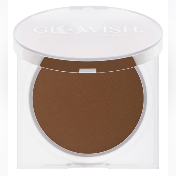 HUDA BEAUTY
GloWish Lightweight Blurring Pressed Powder - Picture 1 of 2